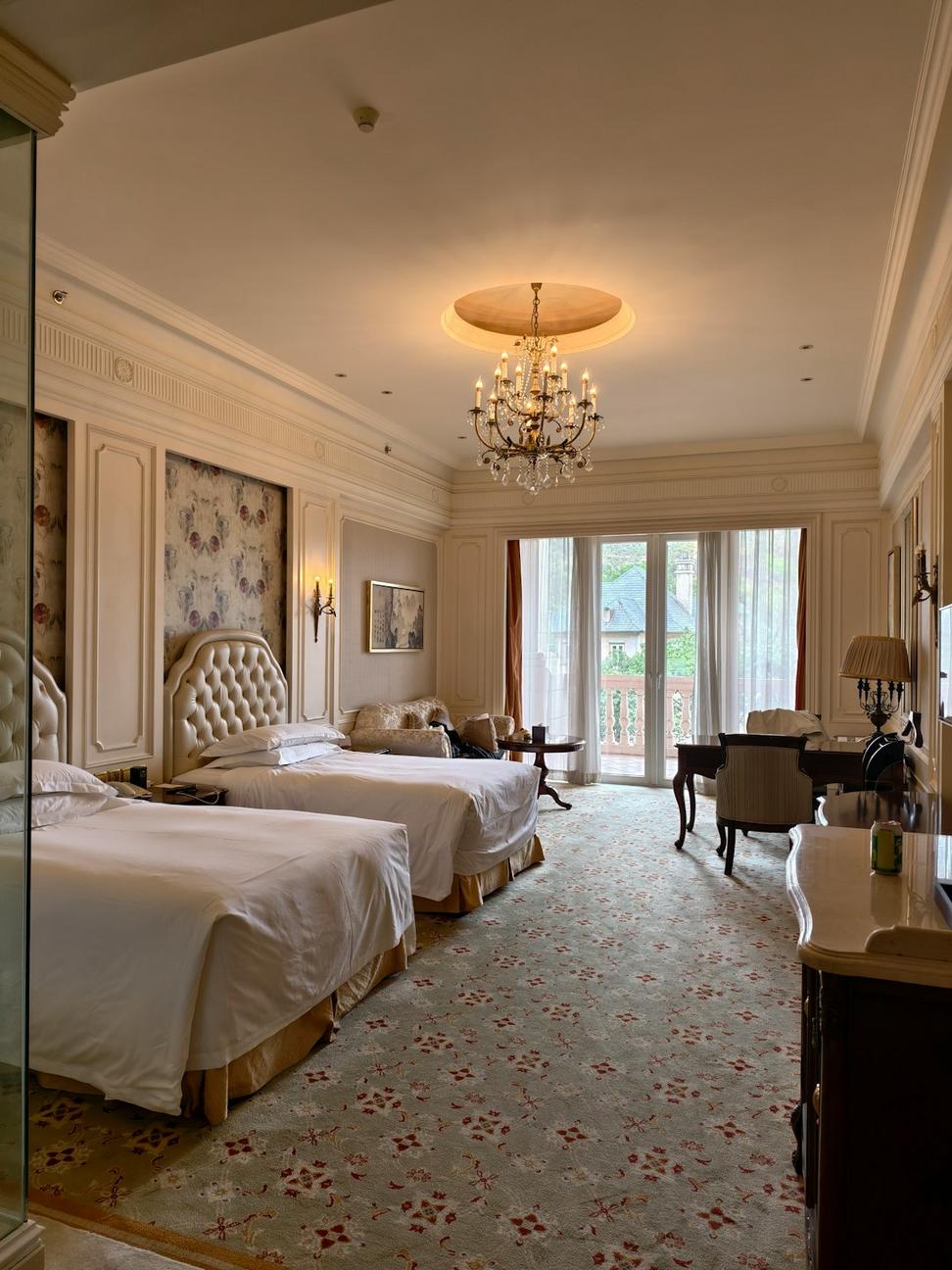Luxury Suite Accommodations